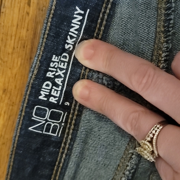 NO BO distressed mid rise relaxed skinny jeans size 9 - Picture 4 of 6